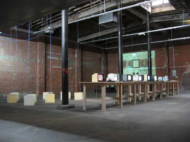 Install.exe bei Eyebeam, New York – Ansicht 3