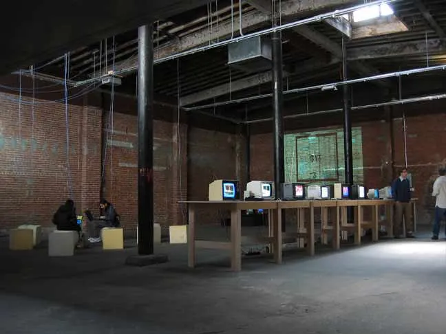 Install.exe bei Eyebeam, New York – Ansicht 4