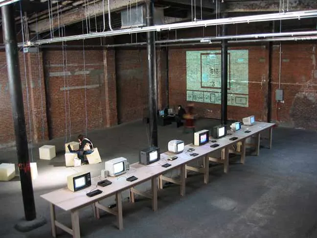 Install.exe bei Eyebeam, New York – Ansicht 5