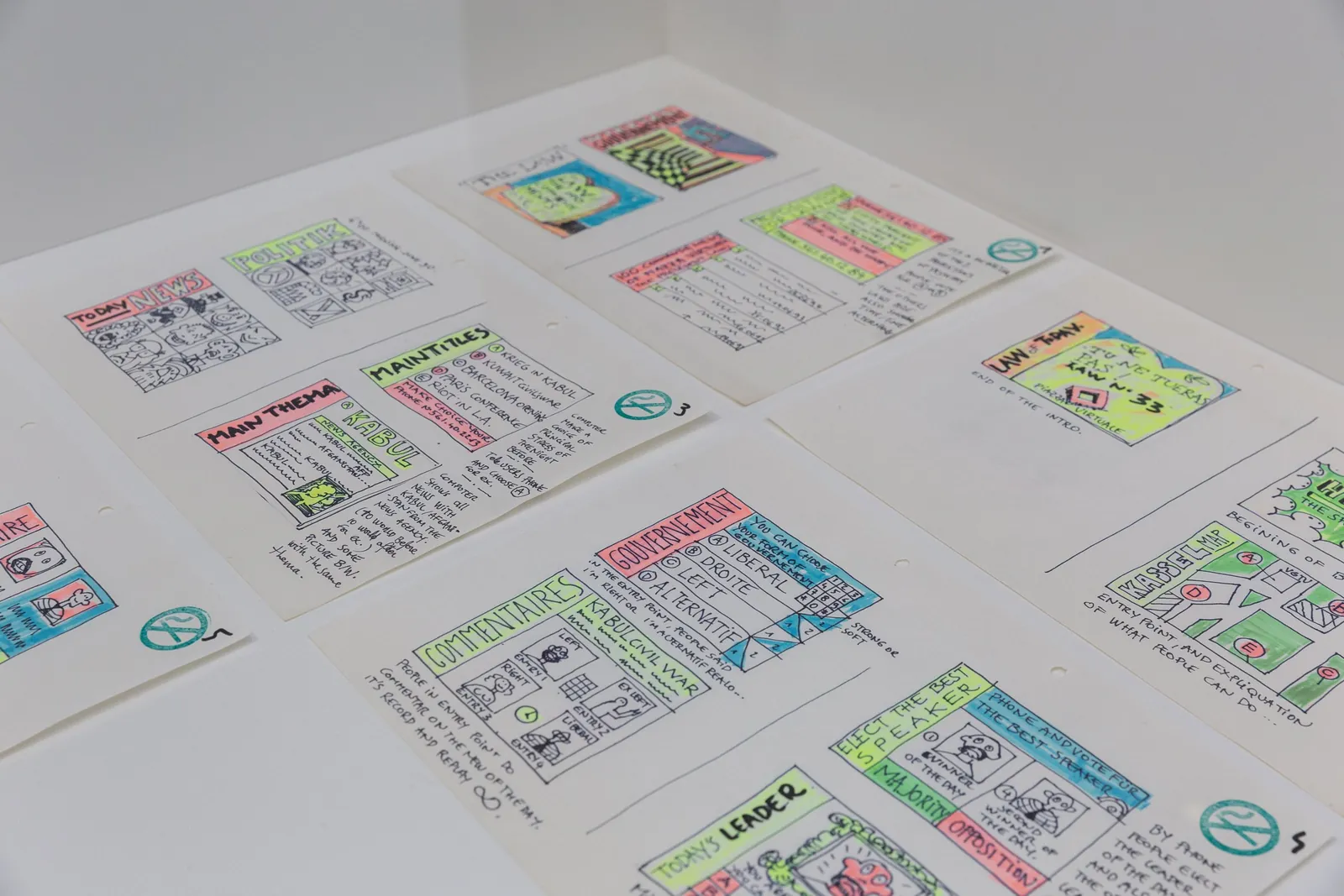 Digitale Bildoberflächen in einer Ausstellungsansicht